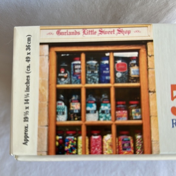 Ravensburger Garlands Little Sweet Shop Window Candy 500-piece puzzle - Picture 4 of 6